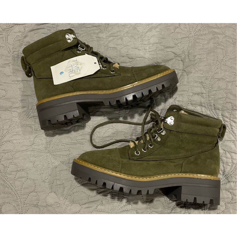 Time and Tru Army Green Snow Boots New 6 Women’s
